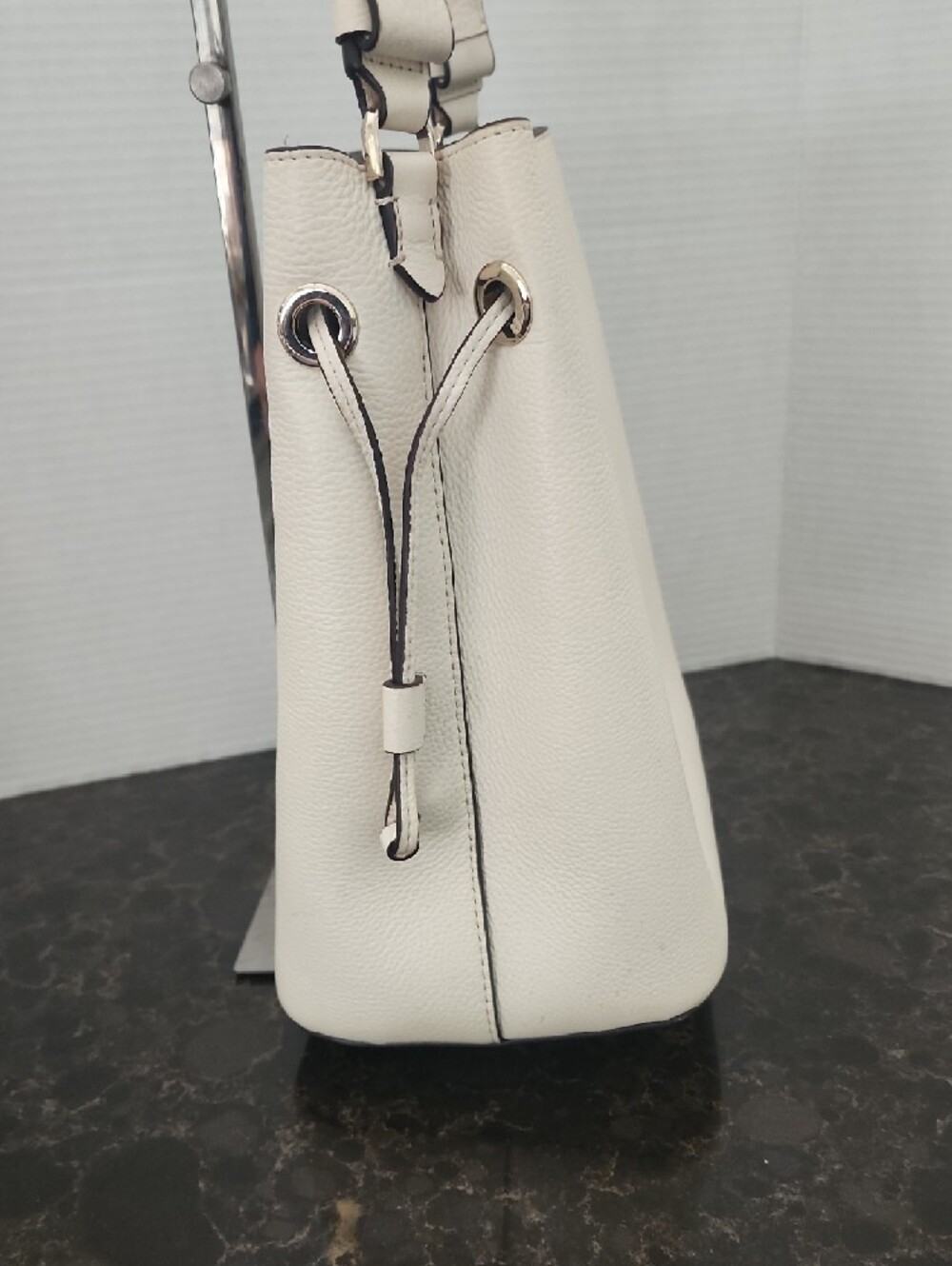 kate spade Off White Pebbled Leather Shoulder Bag / Crossbody - Picture 4 of 6